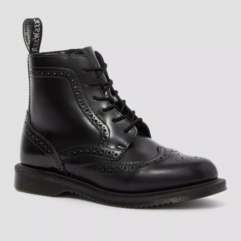 Dr Martens DELPHINE LEATHER LACE UP BOOTS